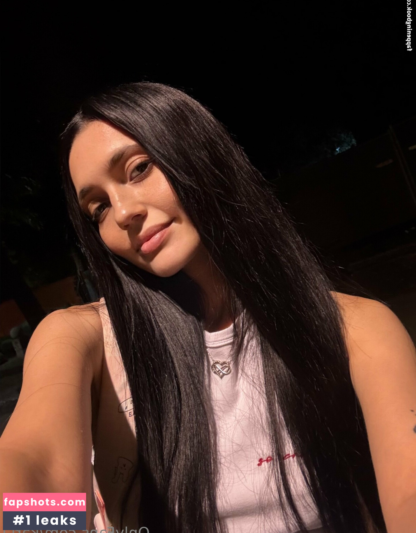 Kari.i nude babe gallery