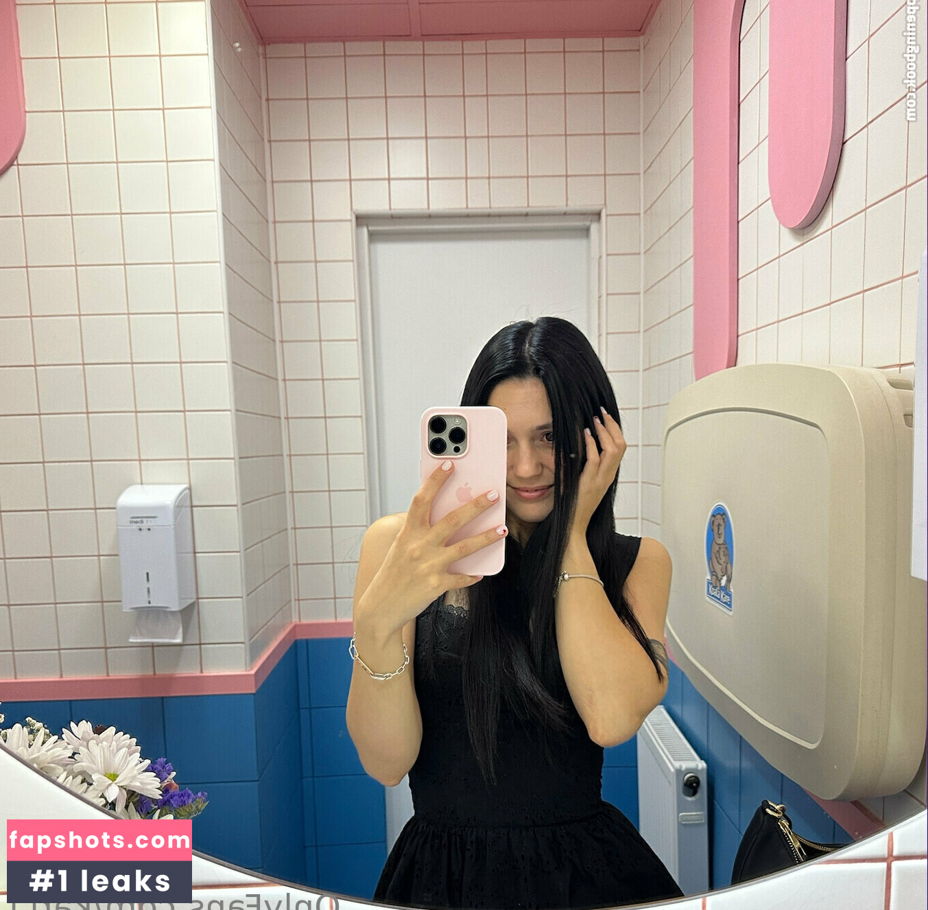 Kari.i gallery photo #60