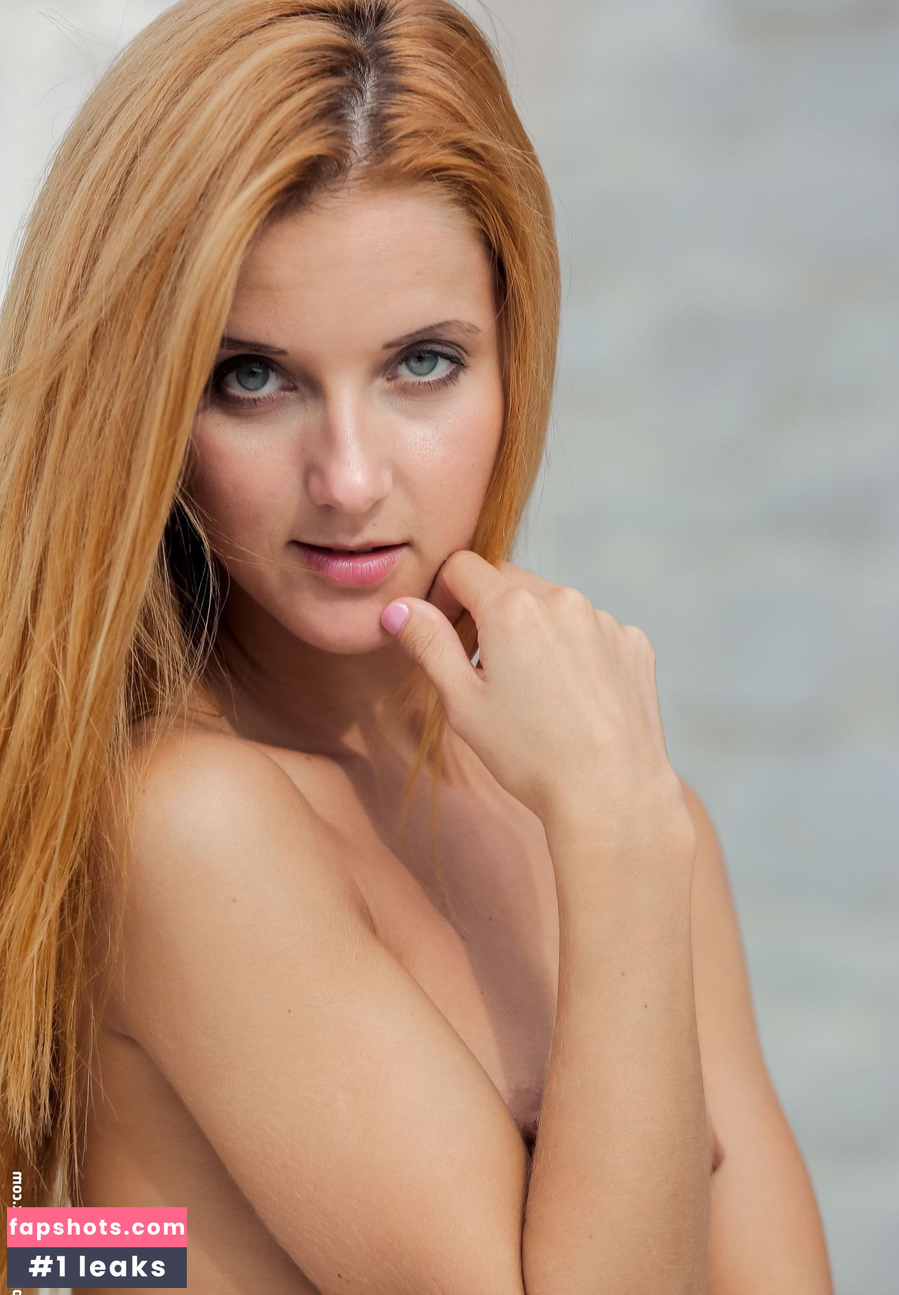 Kari K gallery photo #3