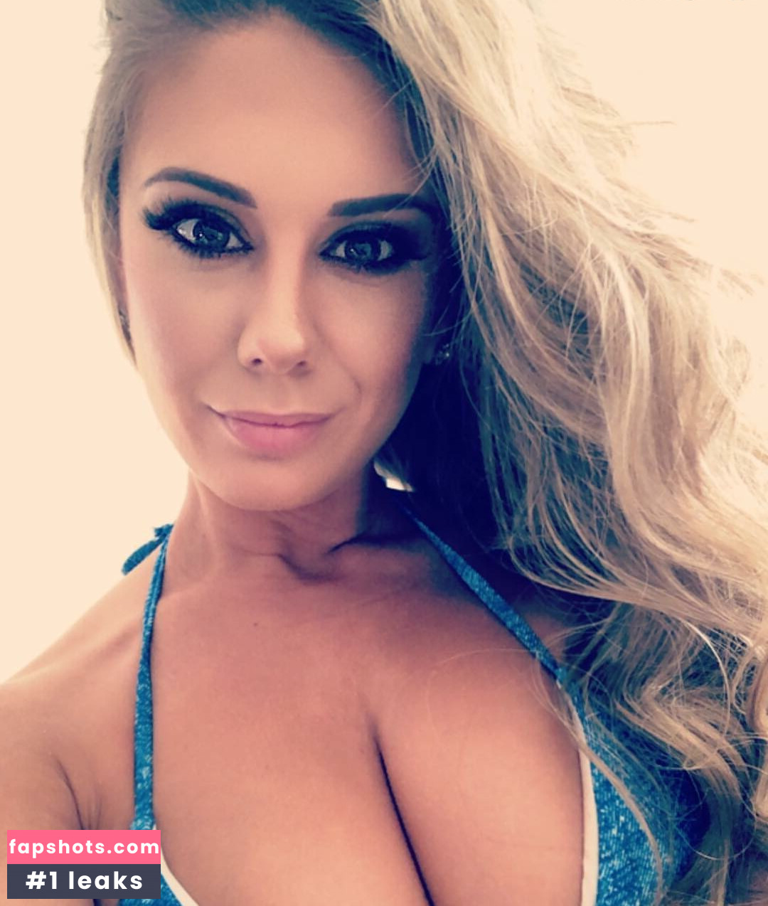 Karin Noelle gallery photo #16