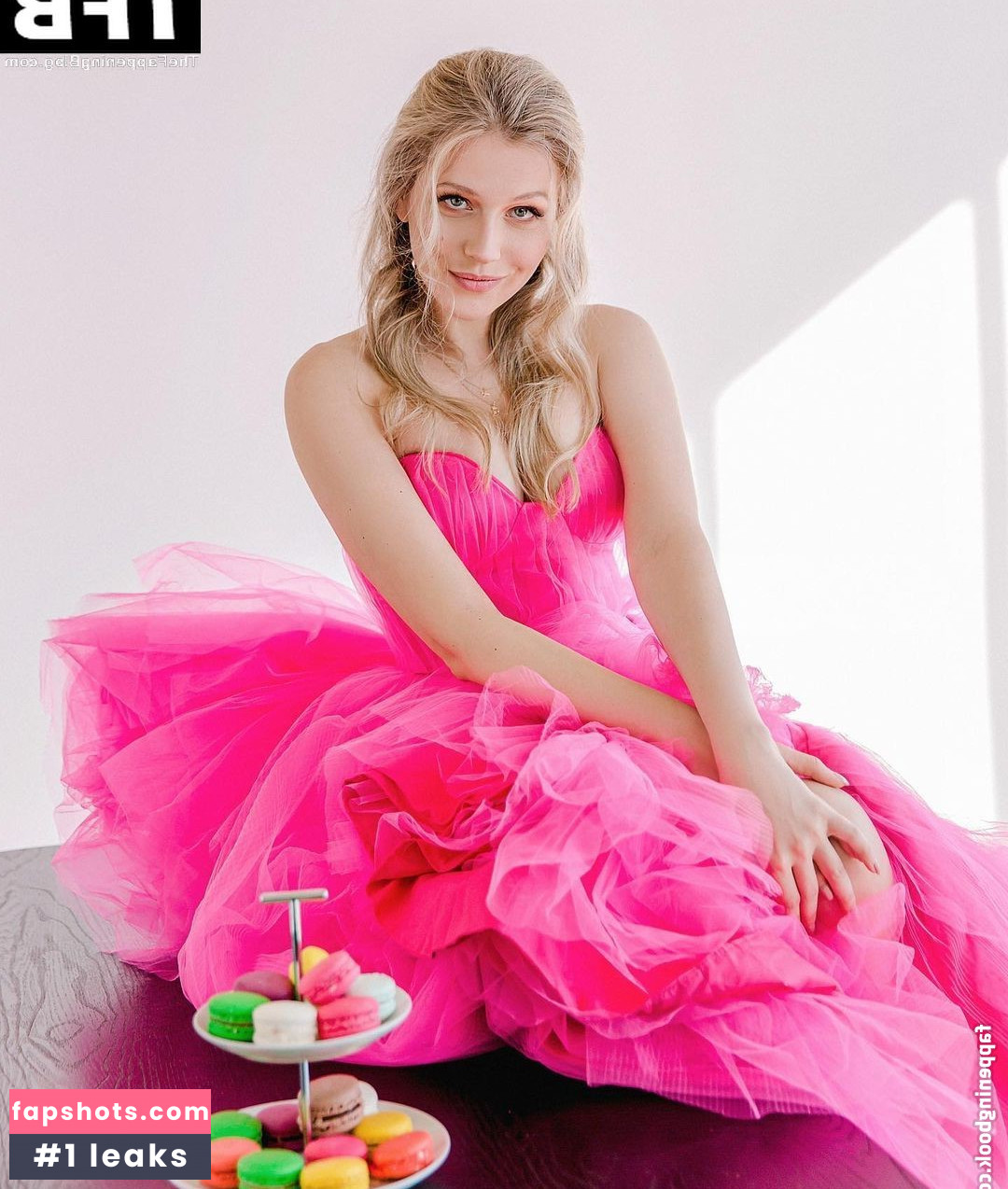 Karina Andolenko gallery photo #12