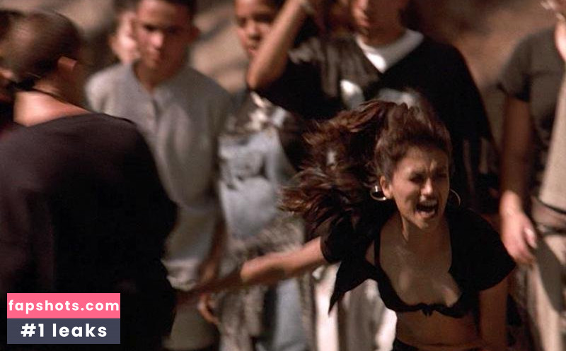 Karina Arroyave gallery photo #5