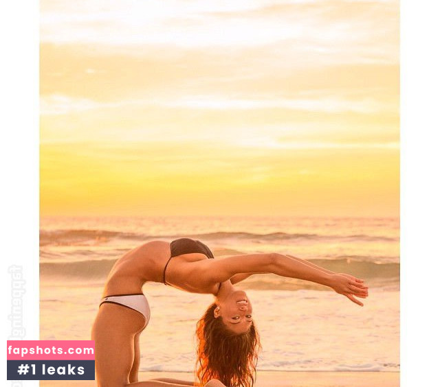 Karina Elle gallery photo #47