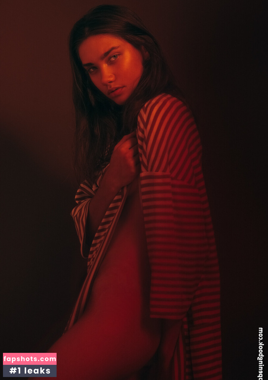 Karina Istomina gallery photo #14