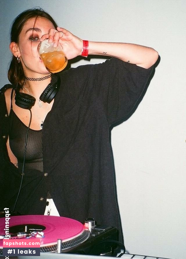 Karina Istomina gallery photo #5