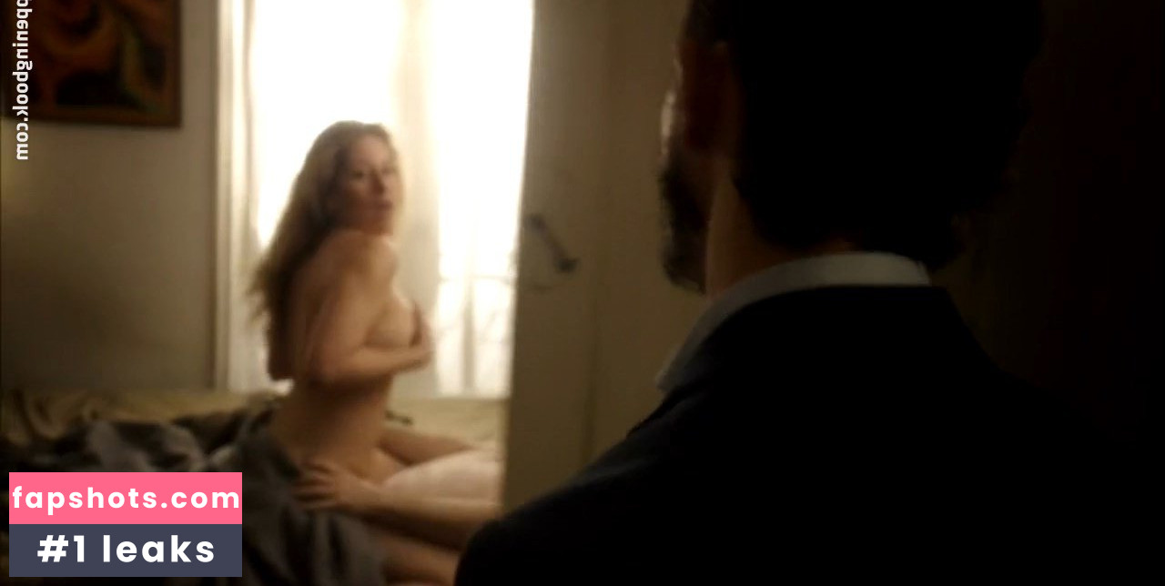 Karina Junker nude babe gallery