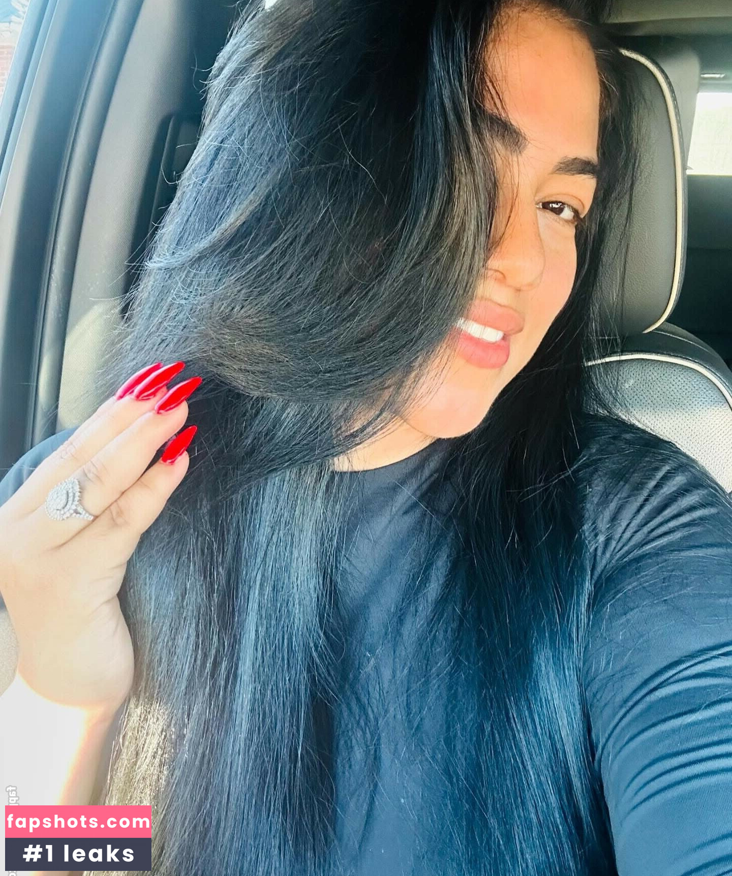 Karina Medina gallery photo #10