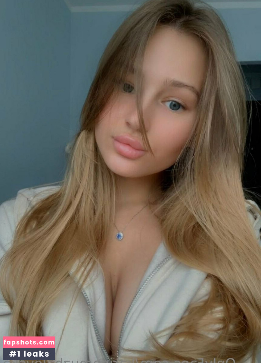 Karina Muzhalovska gallery photo #2