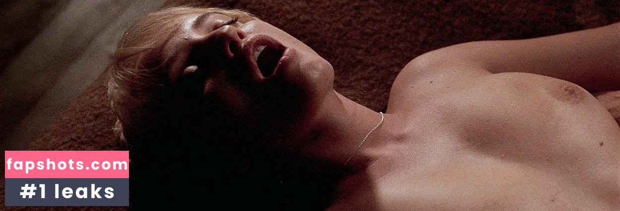 Karina Smulders gallery photo #13