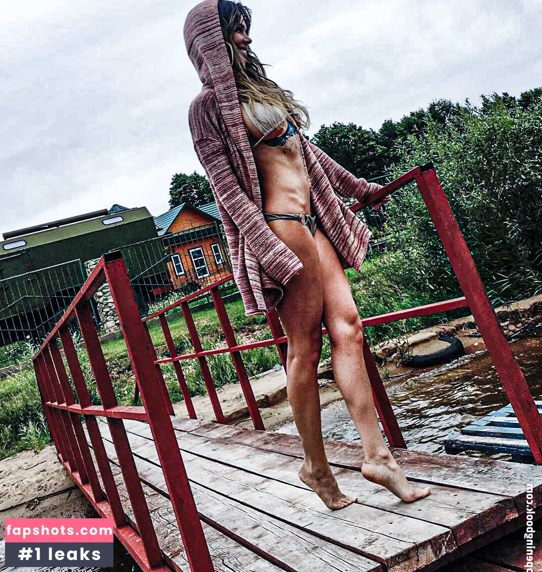 Karina Zvereva gallery photo #37