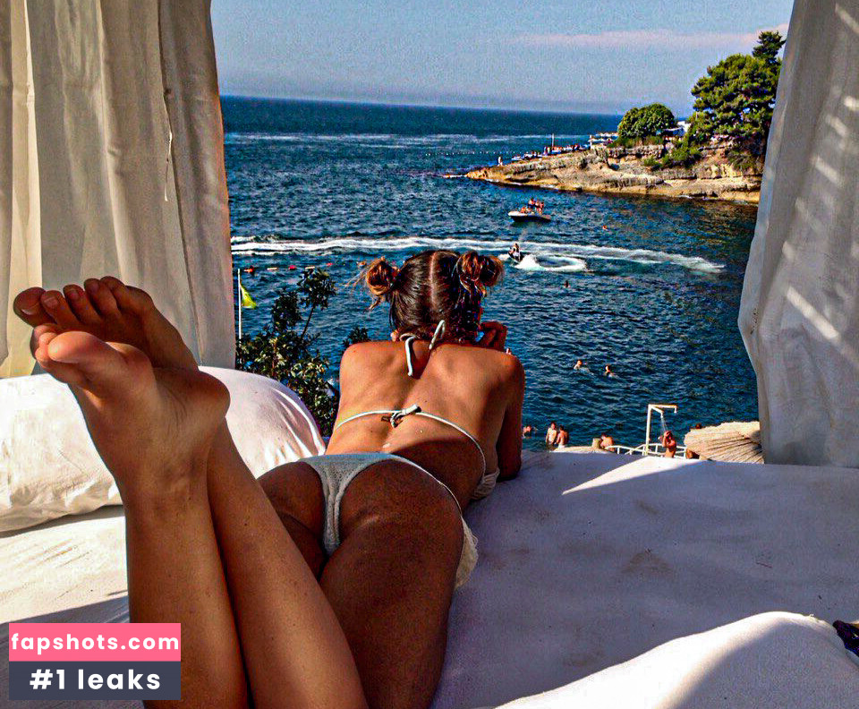 Karina Zvereva gallery photo #40