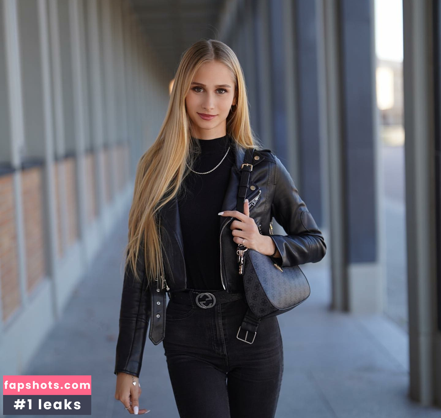 karinabo_ gallery photo #4