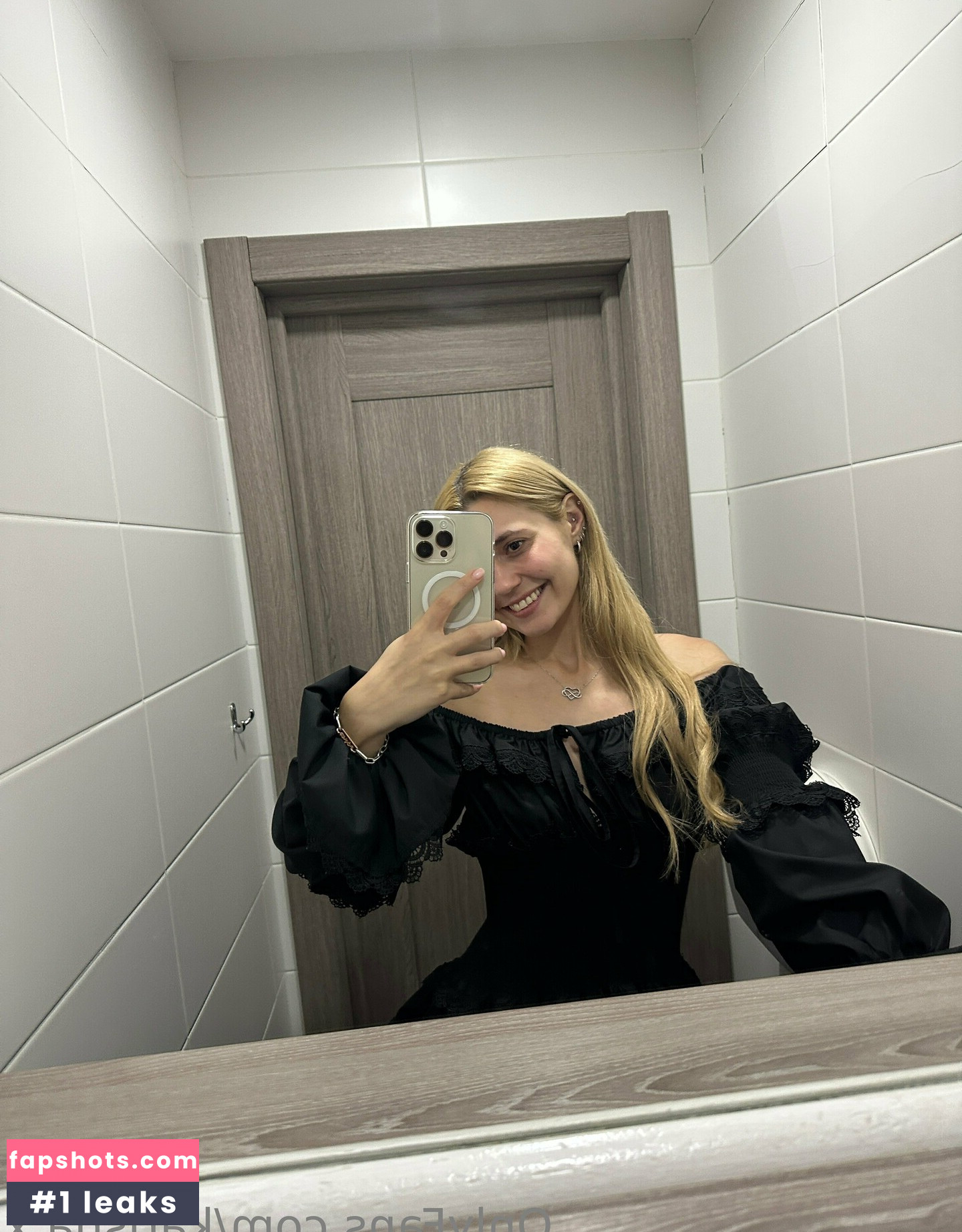 karisha.x gallery photo #79