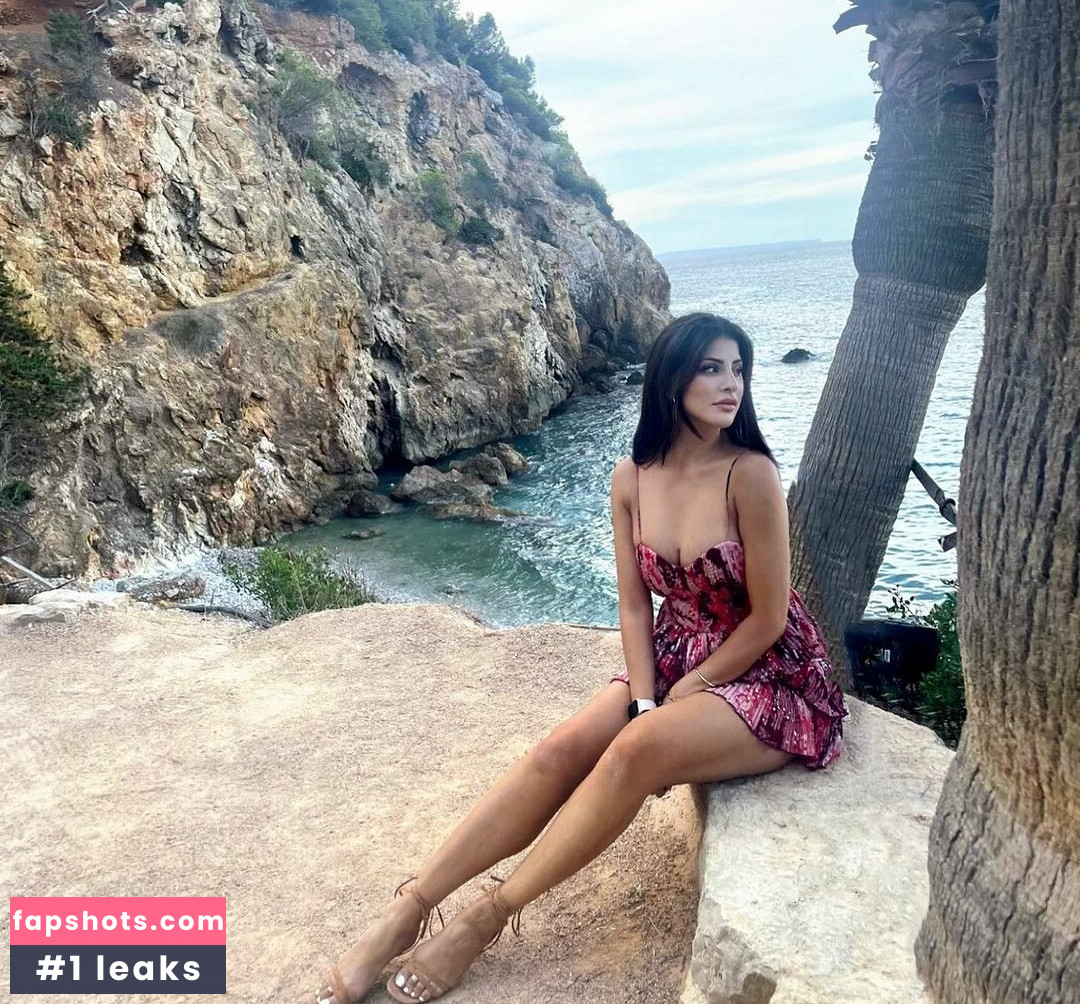 Karishma Kotak gallery photo #11