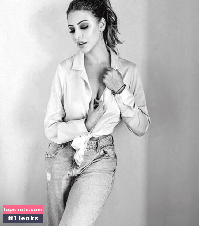 Karishma Kotak gallery photo #18