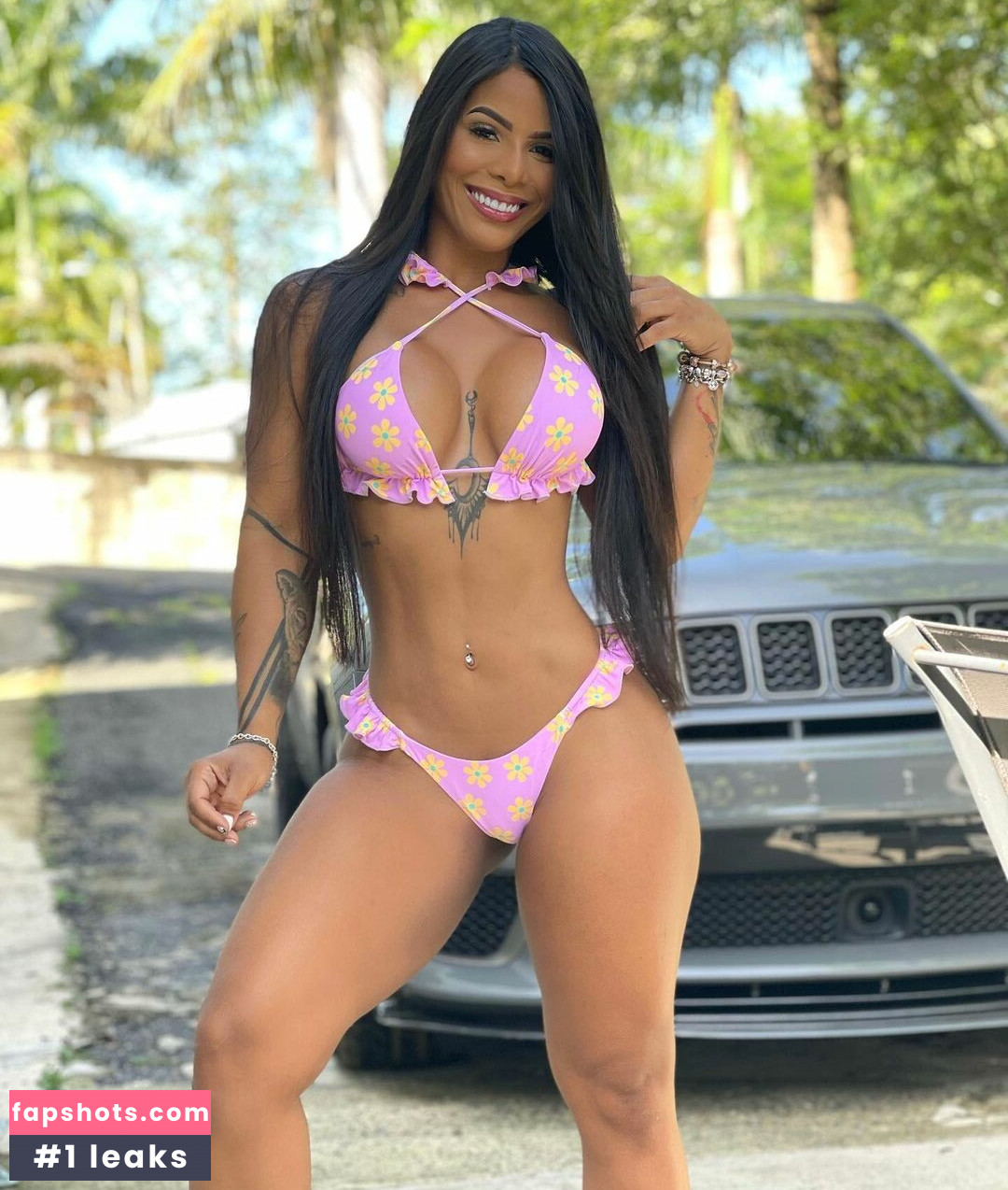 Karishna Ayala gallery photo #14