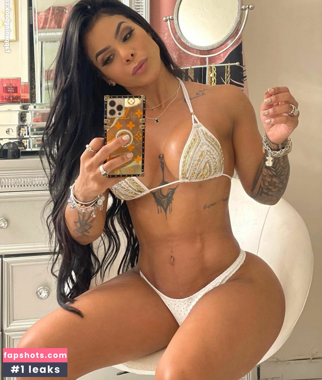 Karishna Ayala gallery photo #21