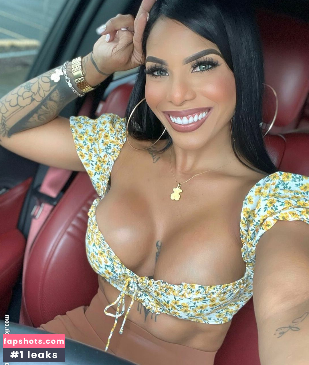 Karishna Ayala gallery photo #8