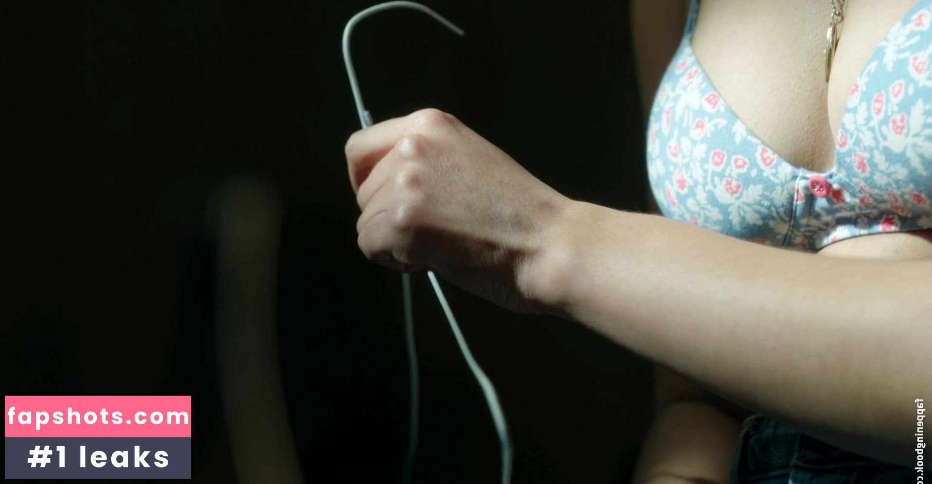 Karla Crome gallery photo #11