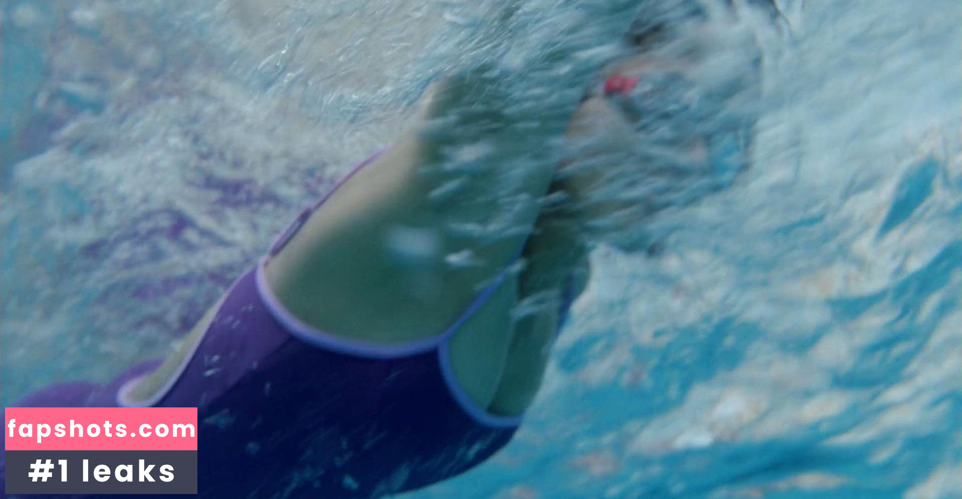 Karla Crome gallery photo #16