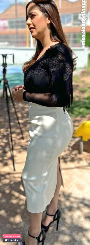 Karla Espinoza gallery photo #2