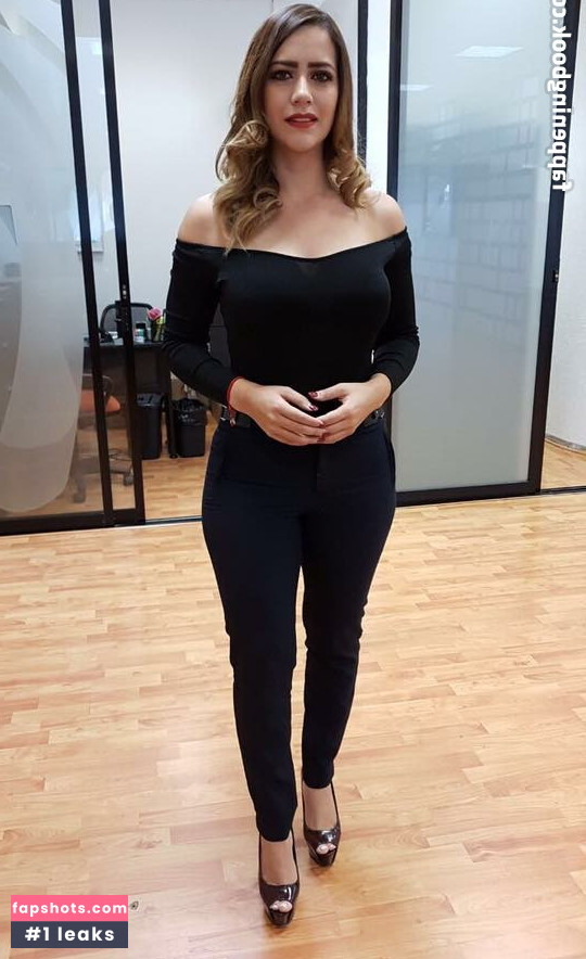 Karla Espinoza gallery photo #6