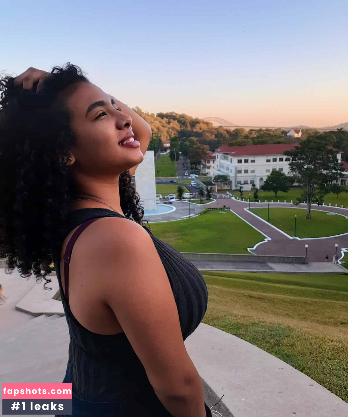 Karlamelito gallery photo #14