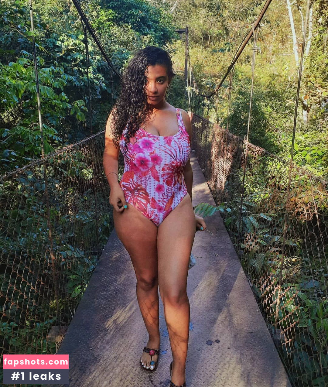 Karlamelito gallery photo #4