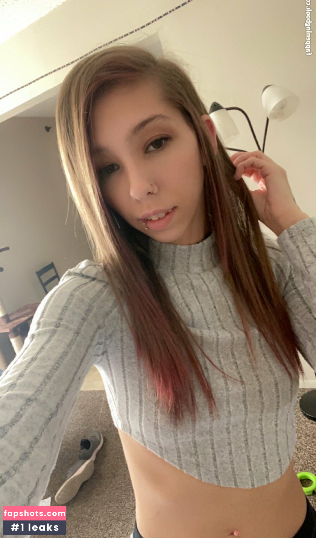 Karli Itskmakee gallery photo #10