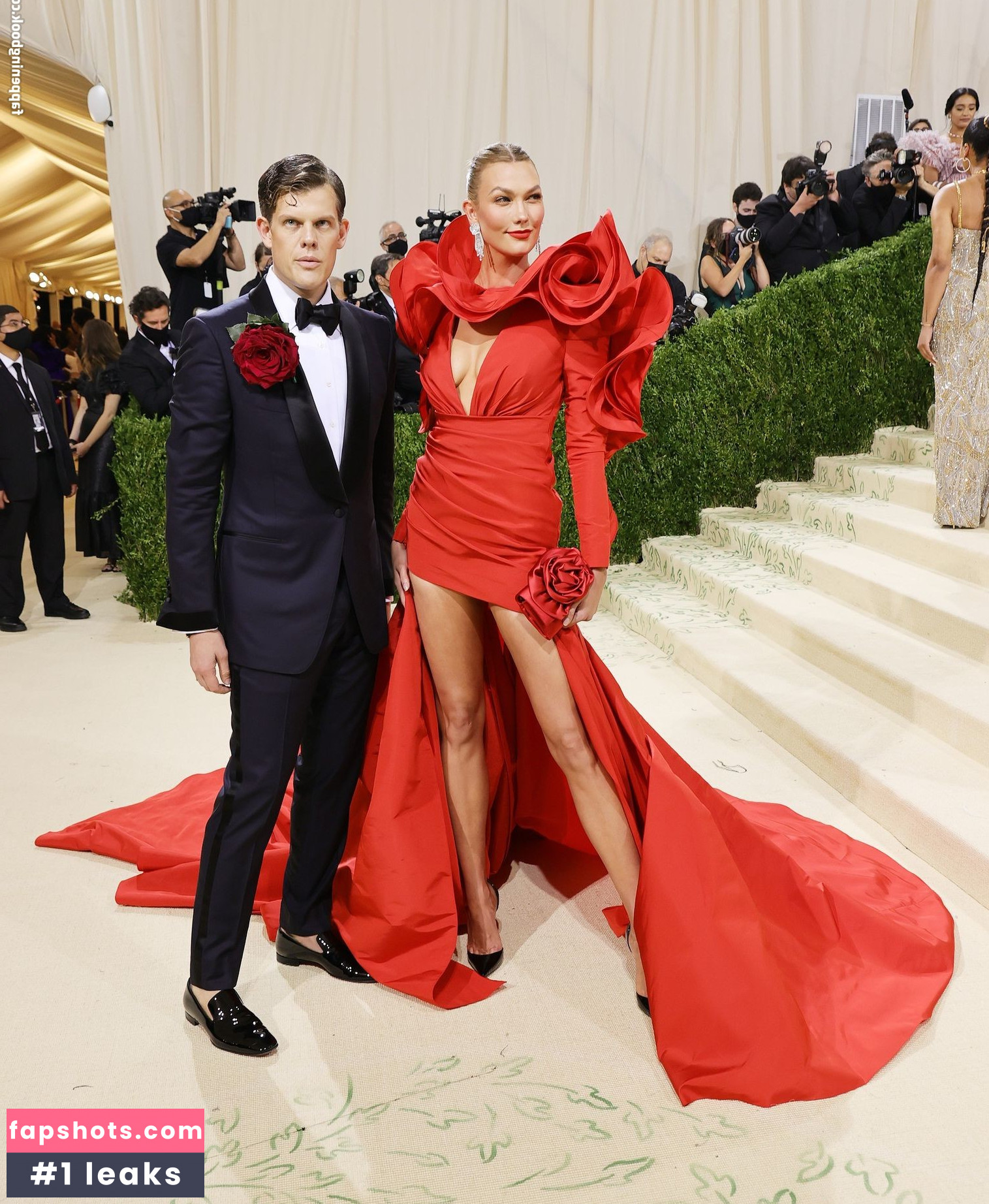 Karlie Kloss gallery photo #130