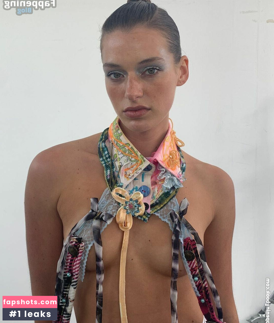 Karlijn Kusters nude babe gallery