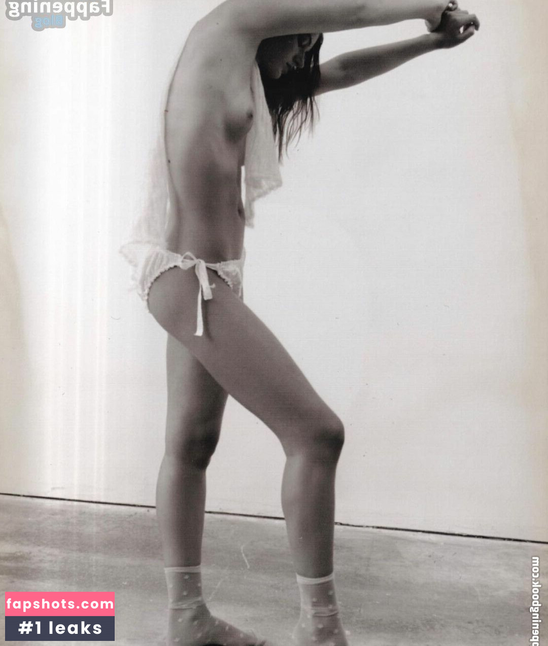 Karlijn Kusters gallery photo #18