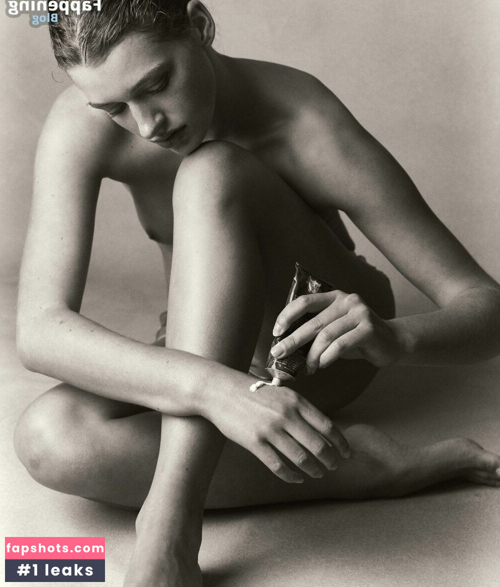 Karlijn Kusters gallery photo #4