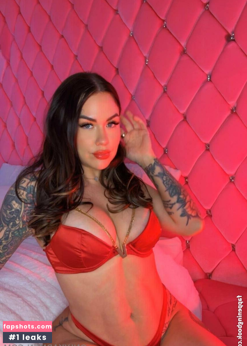 Karmen Karma gallery photo #5