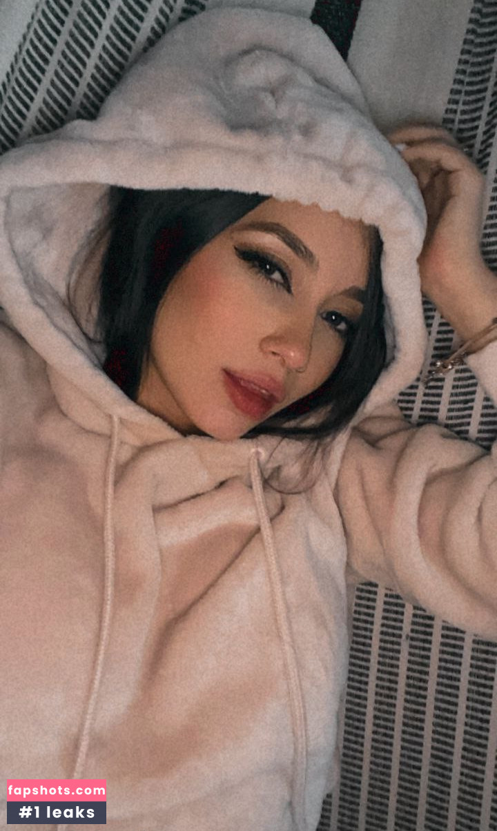 Karol_bcr gallery photo #55