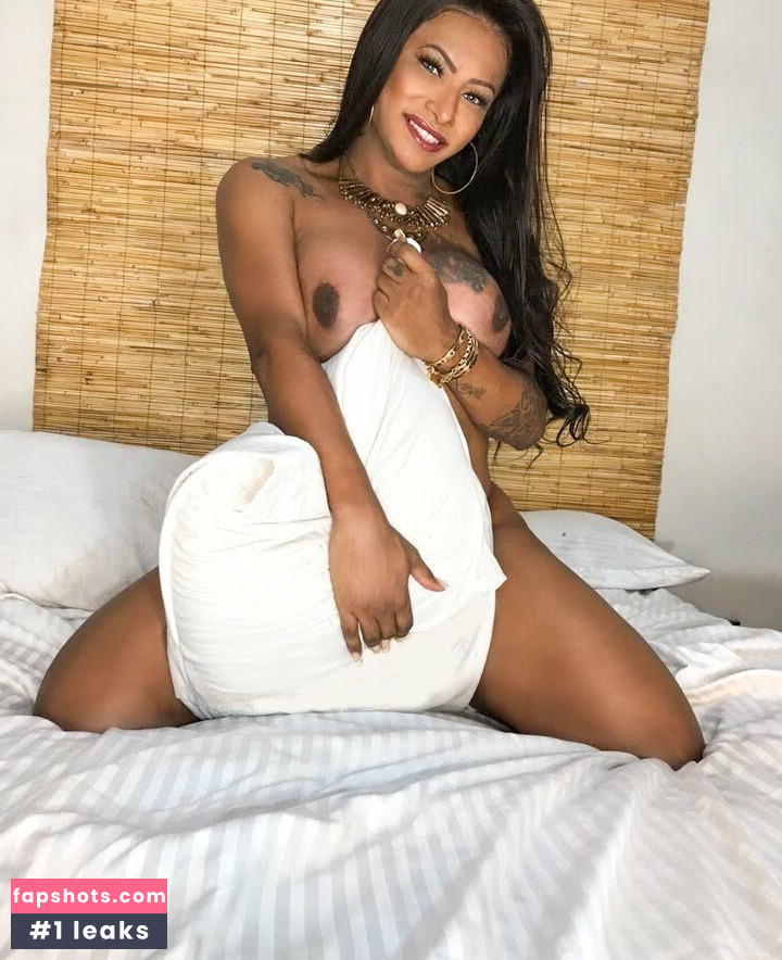 Karol Salles gallery photo #4