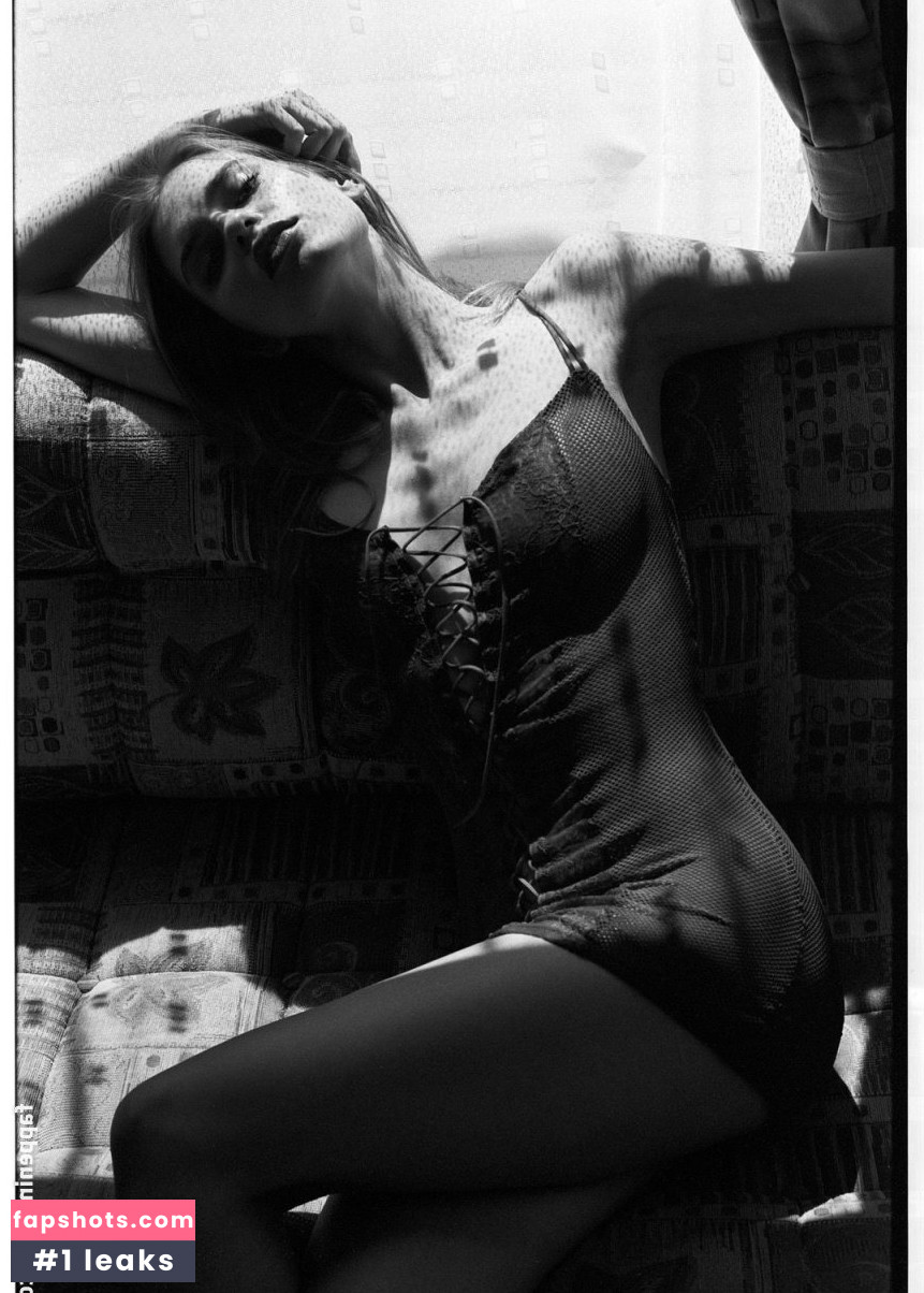 Karola Warzecha gallery photo #4