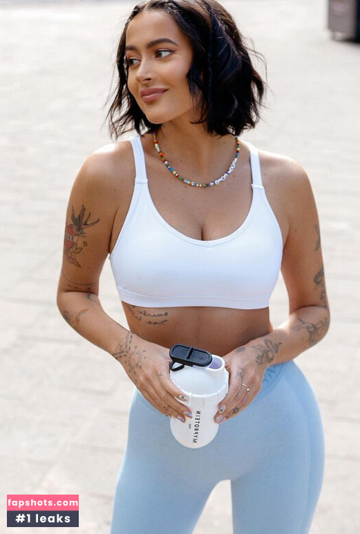 Karolina Meschino gallery photo #3