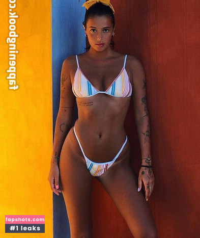 Karolina Meschino gallery photo #5