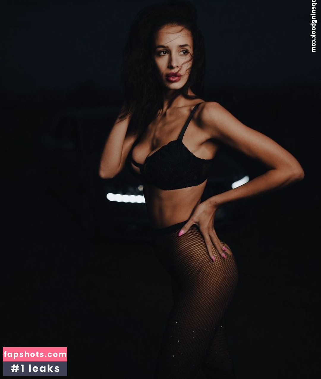 Karolina Nude Leaks OnlyFans Photos #11 - LeakJerk