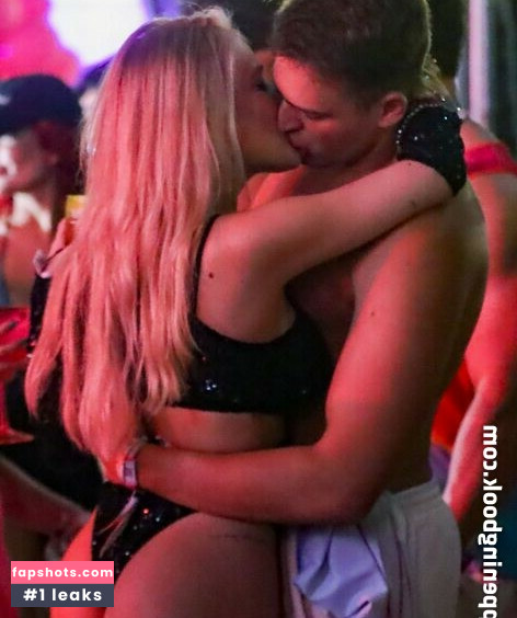 Karoline Lima gallery photo #53