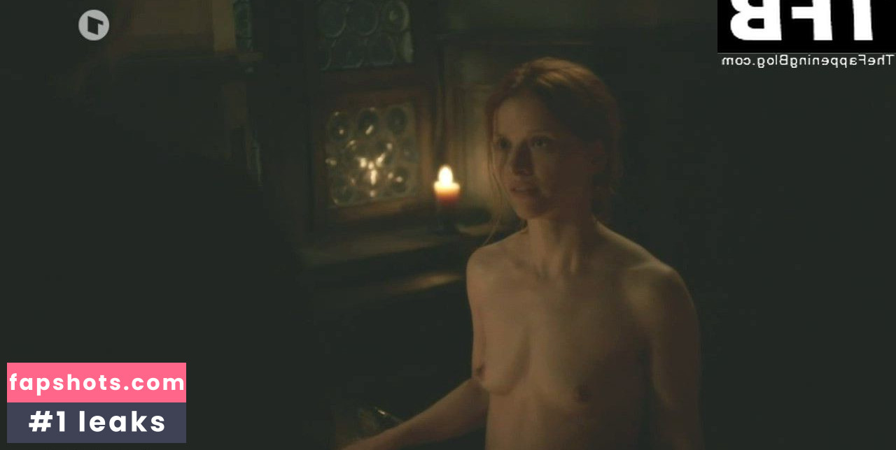 Karoline Schuch gallery photo #11