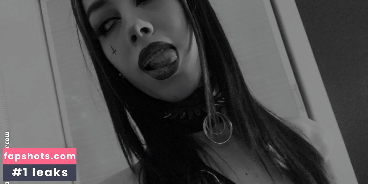 Karoll Valencia gallery photo #12