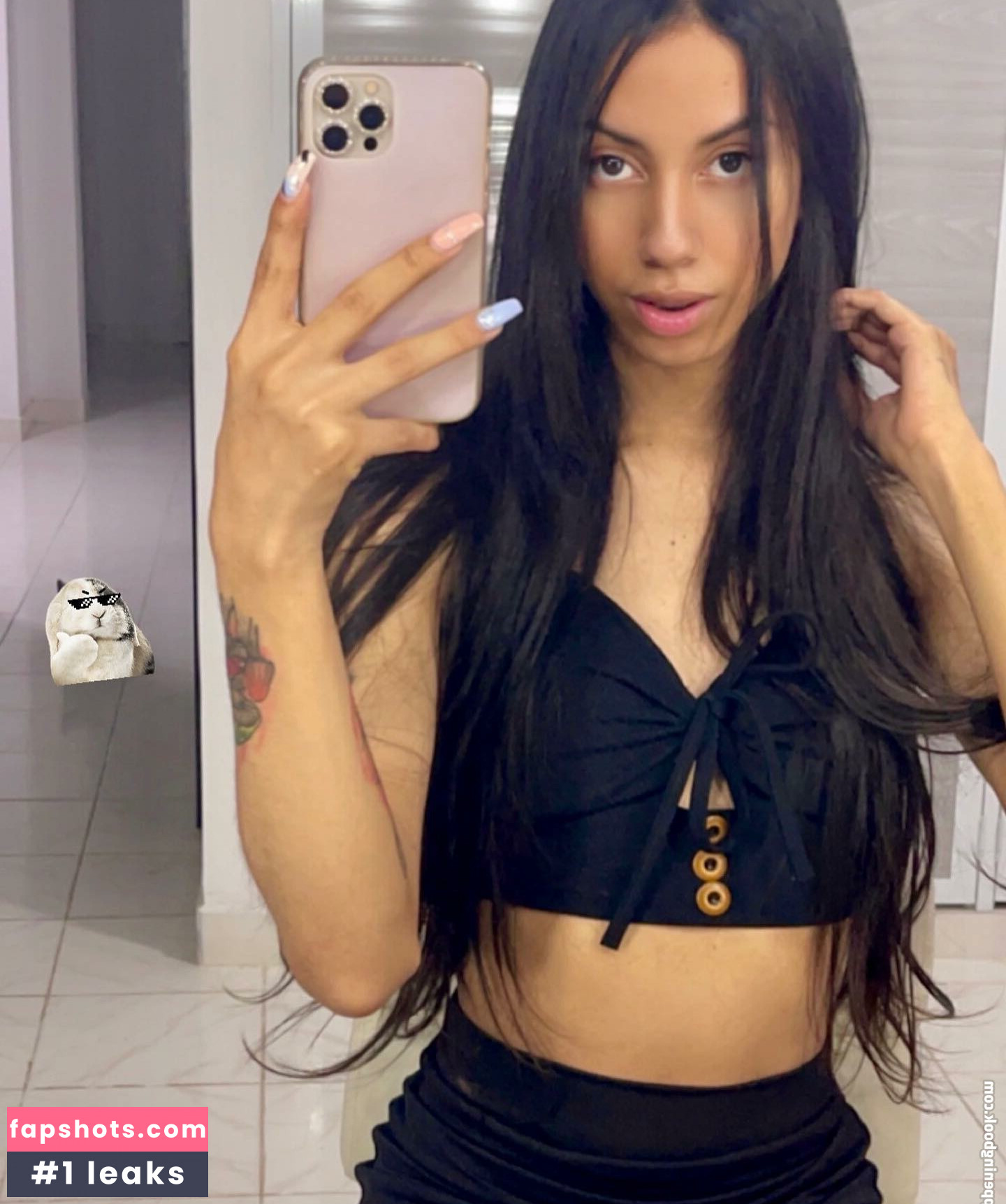 Karoll Valencia gallery photo #14