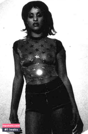 Karyn Parson nude babe gallery