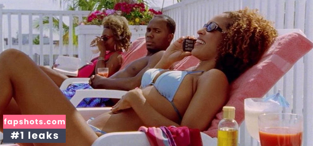 Karyn Parsons gallery photo #2