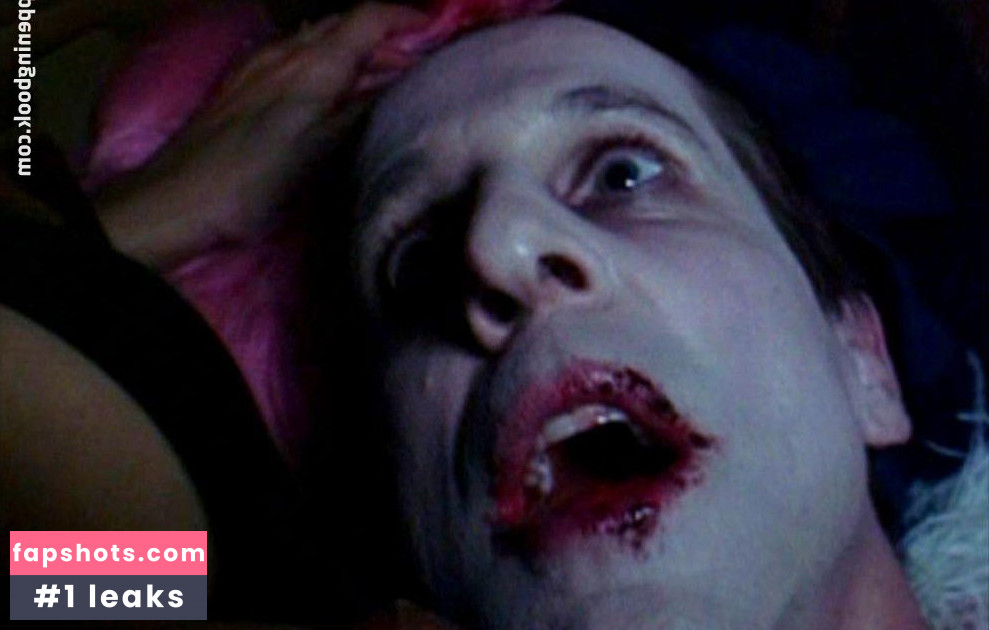 Karyn Parsons gallery photo #12