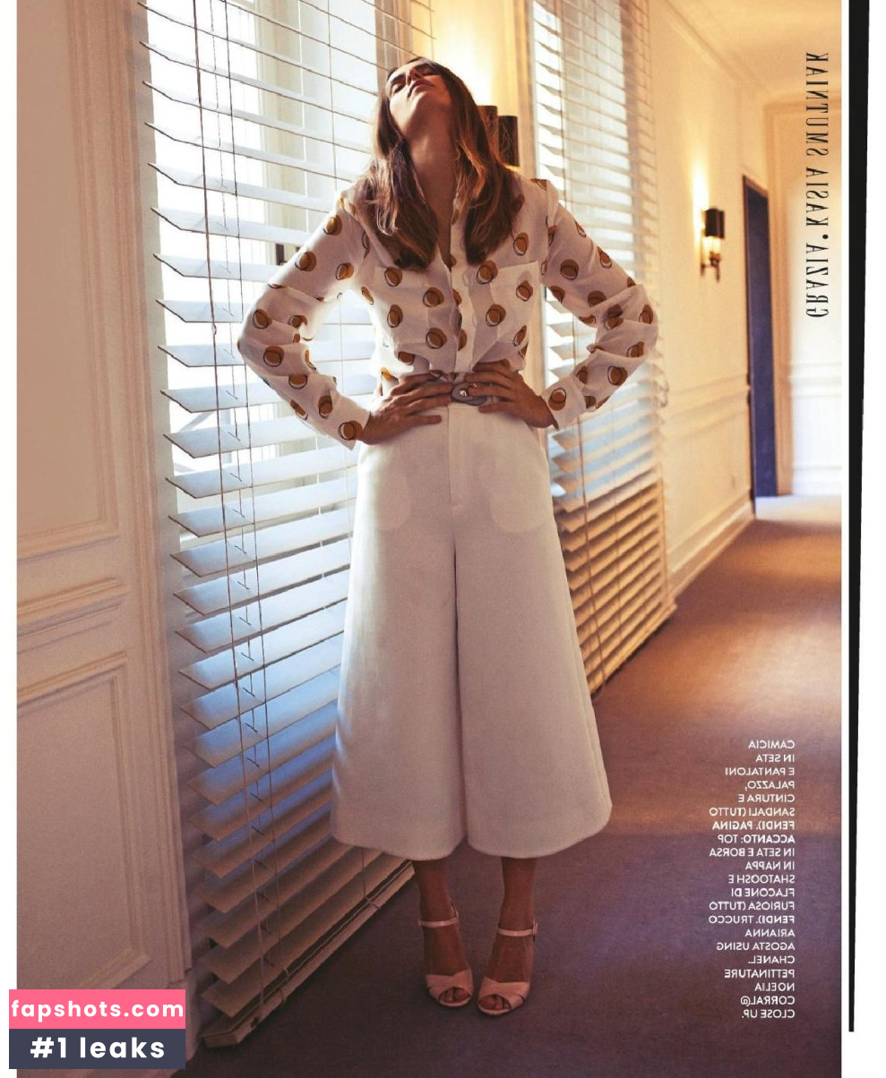 Kasia Smutniak gallery photo #125