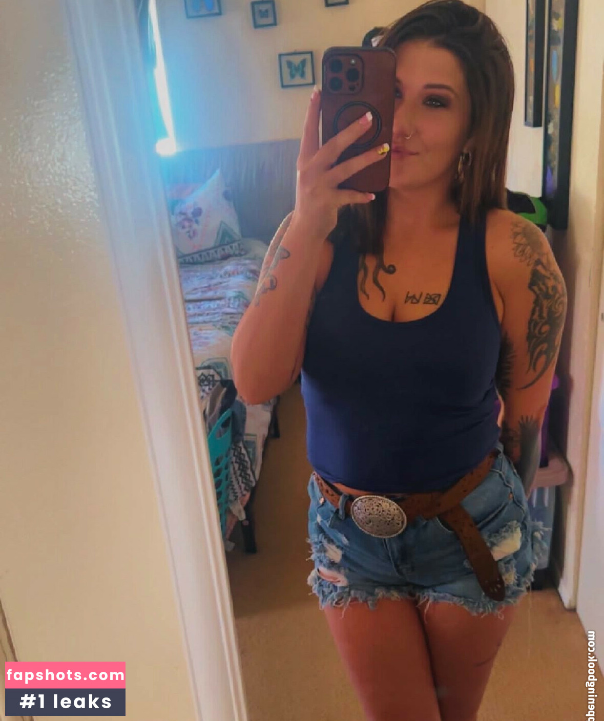 kat.boobs gallery photo #2