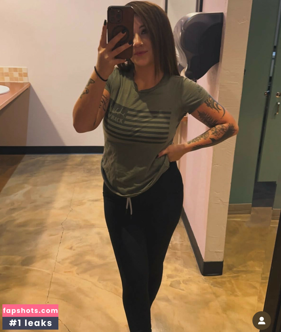 kat.boobs gallery photo #4